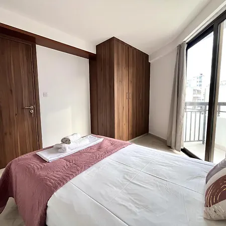 Finikoudes Nest 1 Appartement Larnaca